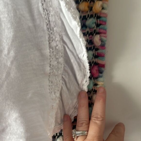 Free People embroidery top.  Like new worn one time. - Picture 5 of 7